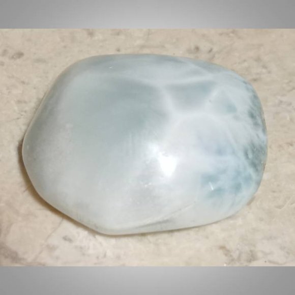LARIMAR tumbled stone rock crystal    CHAKRA : inner peace : harmony : joy 01 - Picture 4 of 7